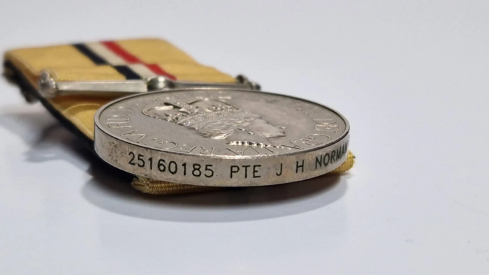 Iraq medal 2004 - Image 3