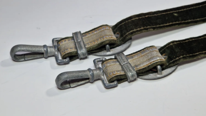 WW2 German Army Officers Straps - Image 5