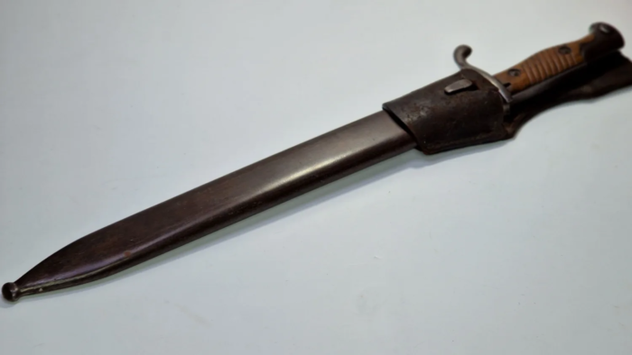 WW1 German 98/05 Bayonet (Sawback) - Image 2