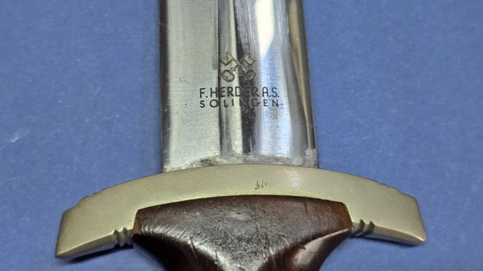 WW2 German M33 SA Dagger (near mint blade) - Image 9