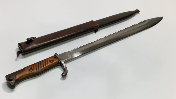 WW1 German 98/05 Butcher Bayonet (Sawback)