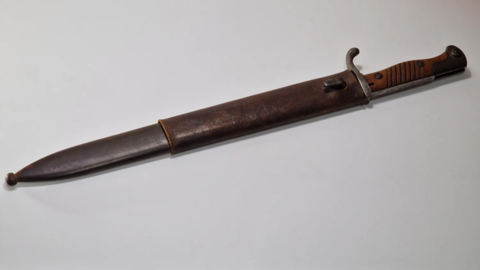 WW1 German 98/05 Butcher Bayonet (Sawback) - Image 2