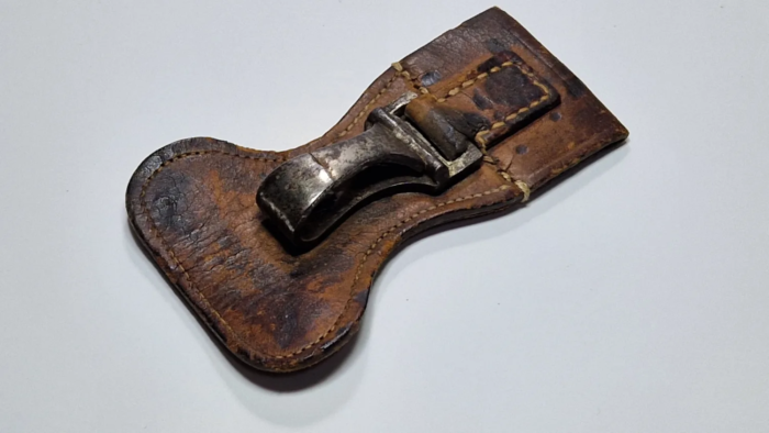 WW1/2 German Officer's Sword Hanger - Image 4