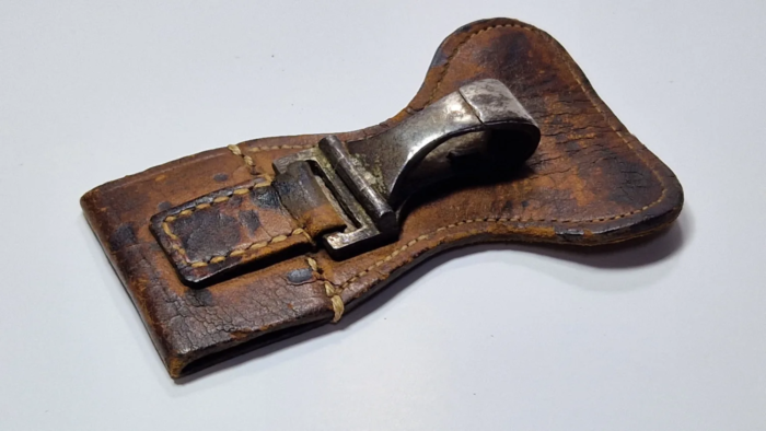 WW1/2 German Officer's Sword Hanger - Image 2