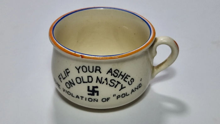 WW2 British Anti Hitler Ashy Tray/Cup