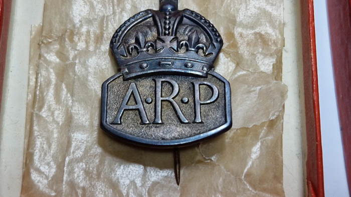 WW2 ARP Silver Lapel Badge - Image 3