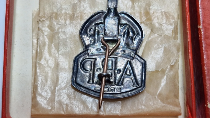 WW2 ARP Silver Lapel Badge - Image 2