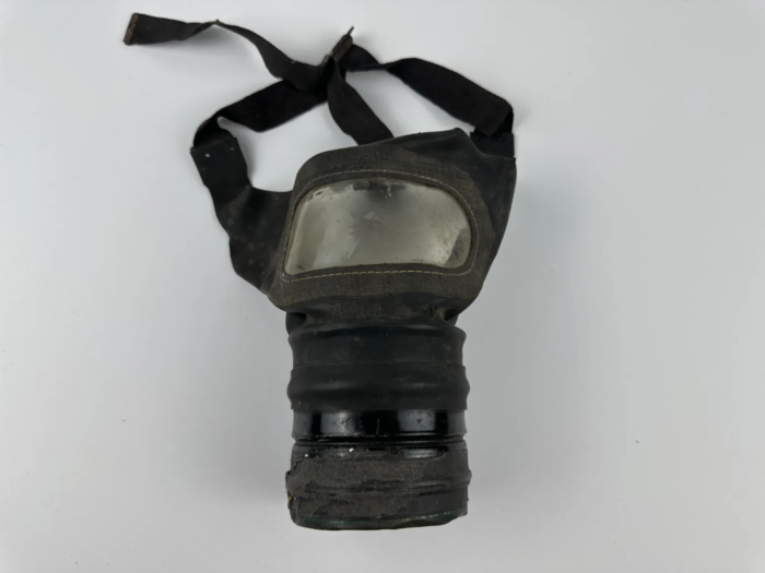 WW2 British Gas Mask with Case - Image 3