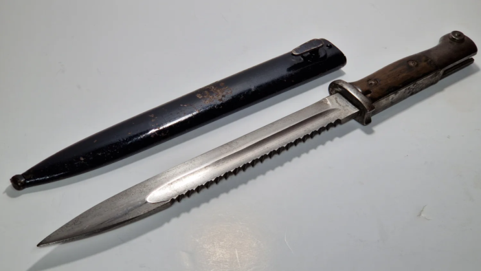 WW1 German 84/98 Bayonet (Sawback)