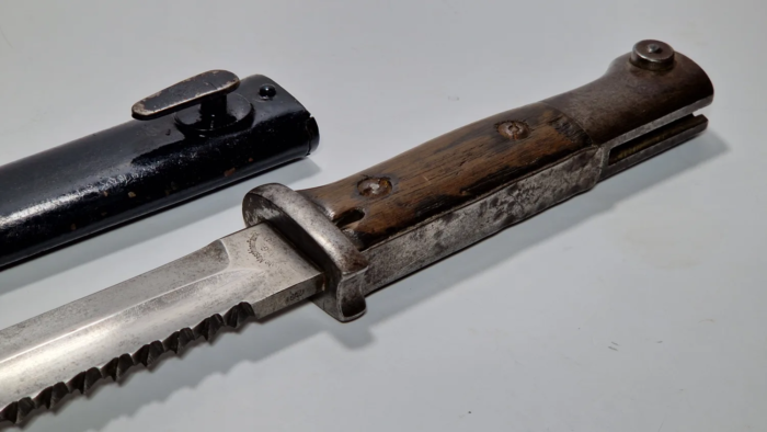 WW1 German 84/98 Bayonet (Sawback) - Image 5