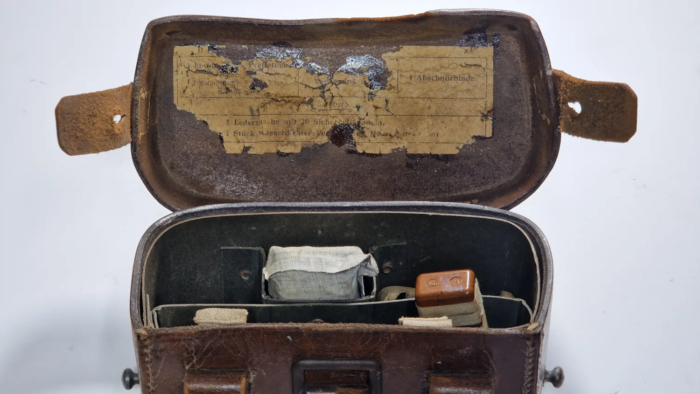 WW2 German Medical Pouch - Image 9