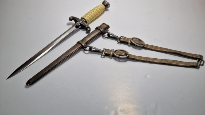 WW2 German Army Officers Dress Dagger (Mint Blade) - Image 11