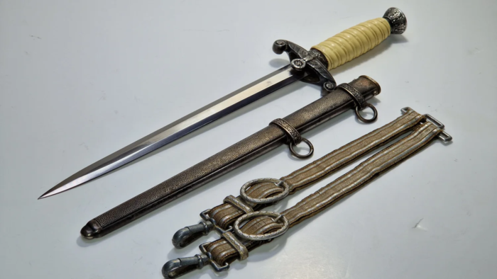 WW2 German Army Officers Dress Dagger (Mint Blade)