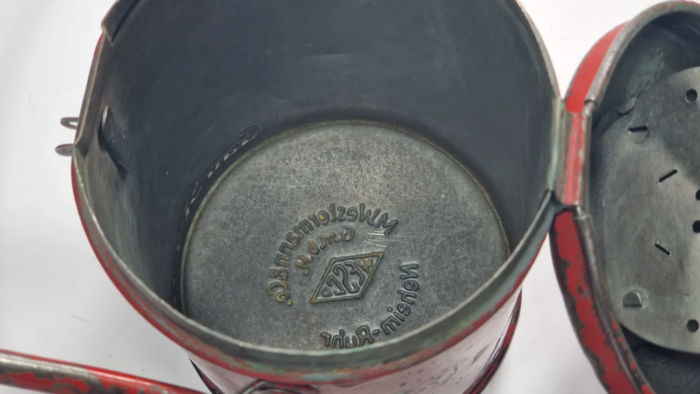 WW2 German Collection Tin (Winterhilfswerk) - Image 7