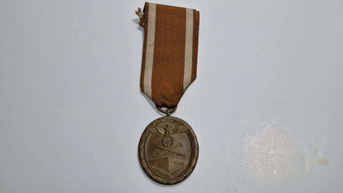 WW2 German West Wall Medal (early version) - Image 2