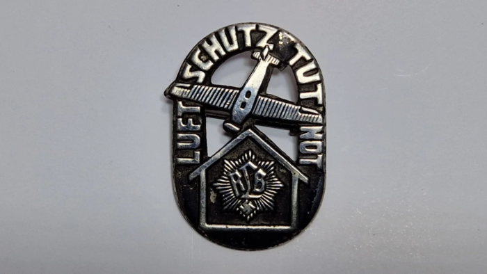 WW2 German RLB Luftschutz Tut Not (tinnie)
