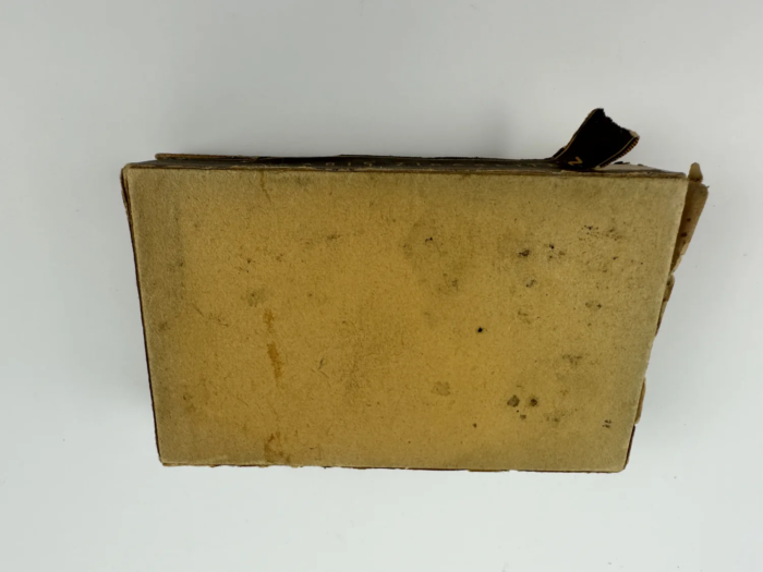 WW2 Box of Arabis Cigarettes - Image 2