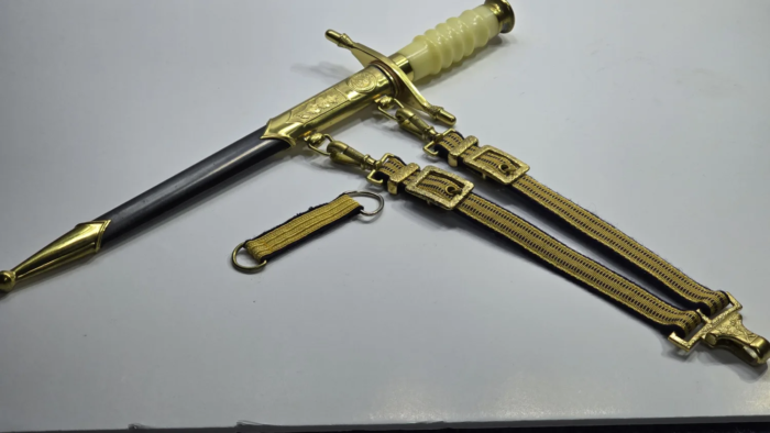 East German Admirals Dagger (mint condition) - Image 9