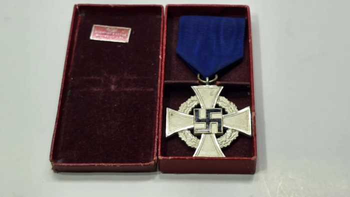 WW2 German Faithful Service Medal (25 years) - Image 8