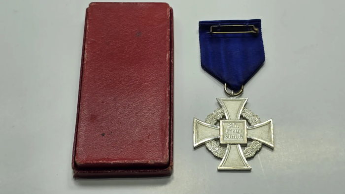 WW2 German Faithful Service Medal (25 years) - Image 12