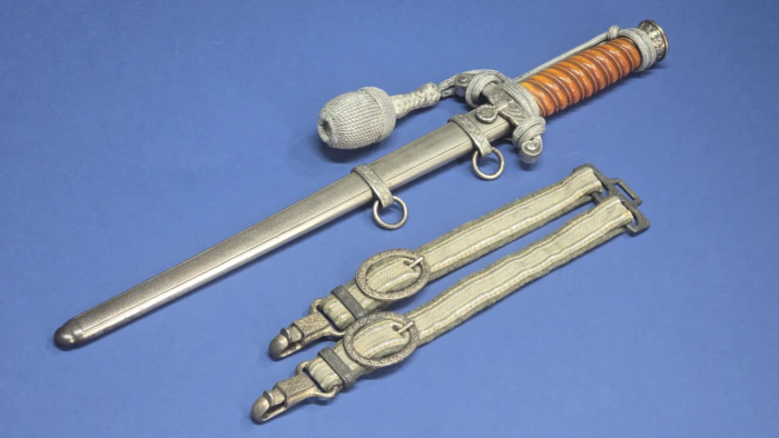 WW2 German Army Officers Dagger (rare speckled grip) - Image 2