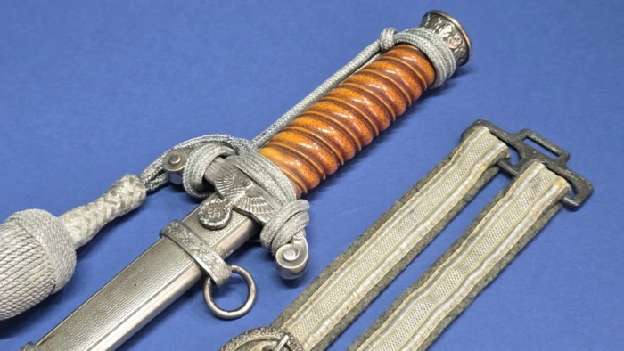WW2 German Army Officers Dagger (rare speckled grip)