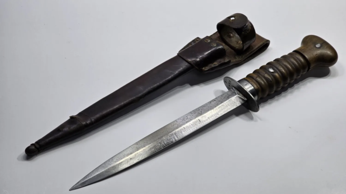 WW1 Dutch Fighting Knife (stormdolk) - Image 3