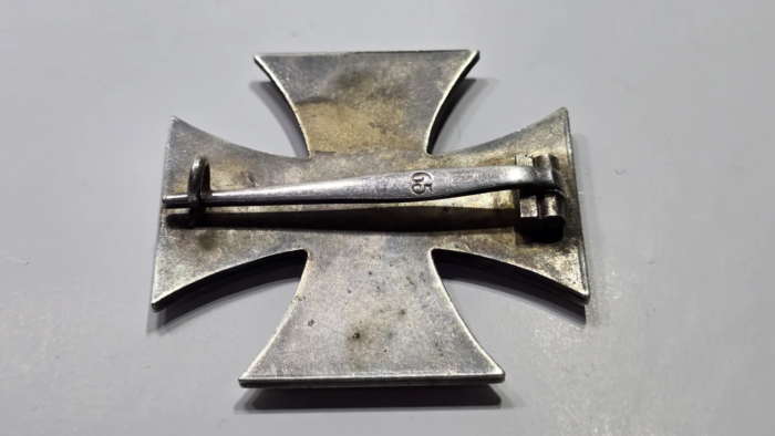 WW2 German Iron Cross 1st Class ( maker marked) - Image 11