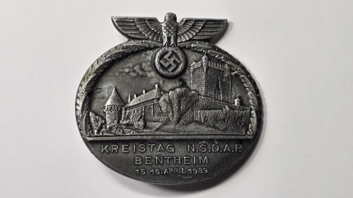 WW2 German Commemorative Bentheim District Day Badge.