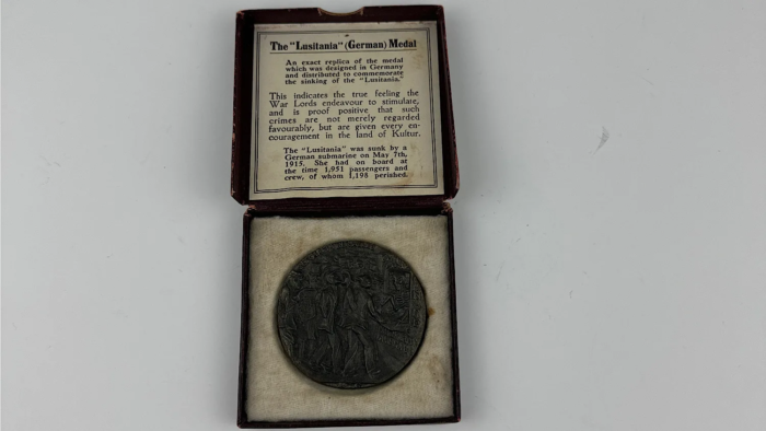 Replica RMS Lusitania Medal - Image 8