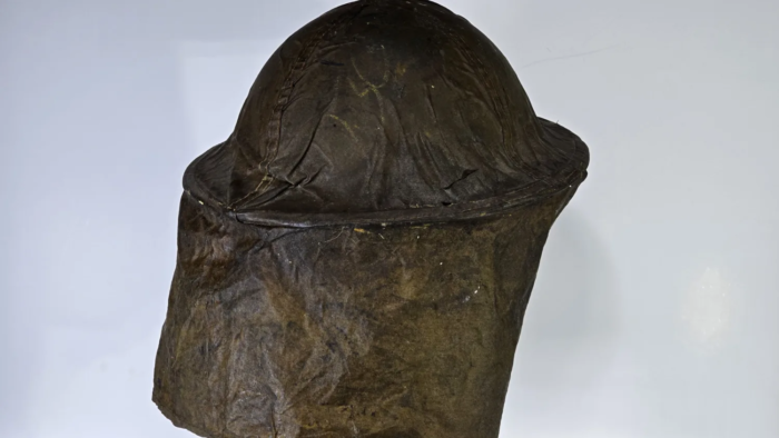 WW2 1940 Dated British Helmet & Anti-Gas Cover - Image 13