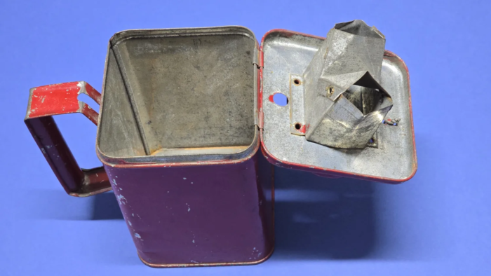 WW2 German Collection Tin (winterehilfswerk) - Image 7