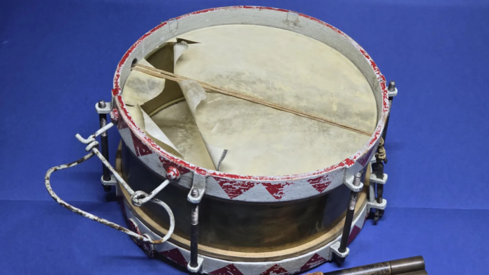 Third Reich Hitler Youth "HJ" Drum & Drumsticks - Image 5