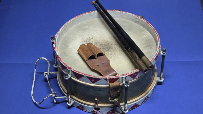 Third Reich Hitler Youth "HJ" Drum & Drumsticks - Image 8