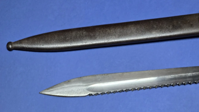 WW1 German Early 98/05 Sawback Bayonet (early cross-guard) - Image 5