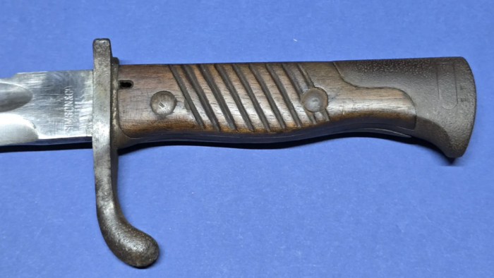 WW1 German Early 98/05 Sawback Bayonet (early cross-guard) - Image 11