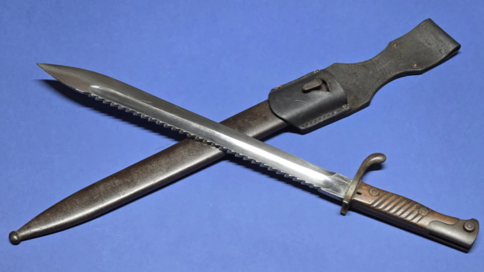 WW1 German Early 98/05 Sawback Bayonet (early cross-guard) - Image 12