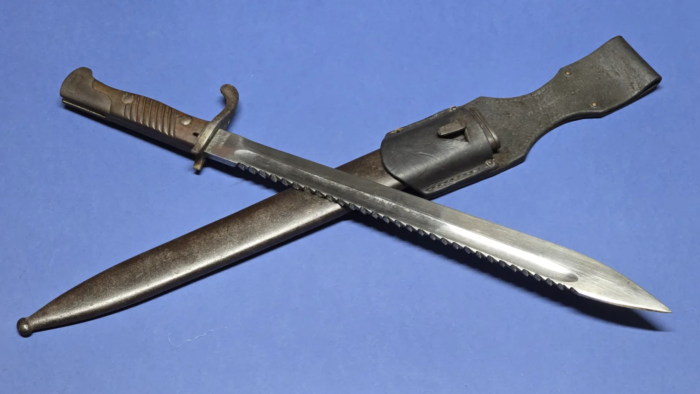 WW1 German Early 98/05 Sawback Bayonet (early cross-guard) - Image 13