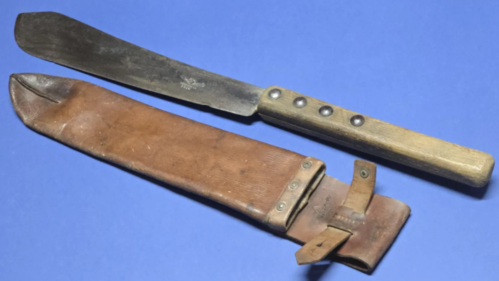 WW1 British Military Machete with unusual Wooden Handle. - Image 10