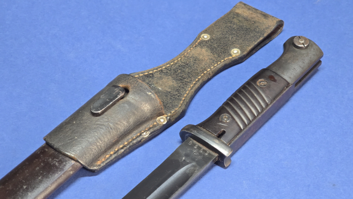 WW2 German K98 Bayonet & Frog (near mint blade) - Image 2