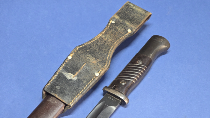 WW2 German K98 Bayonet & Frog (near mint blade) - Image 6