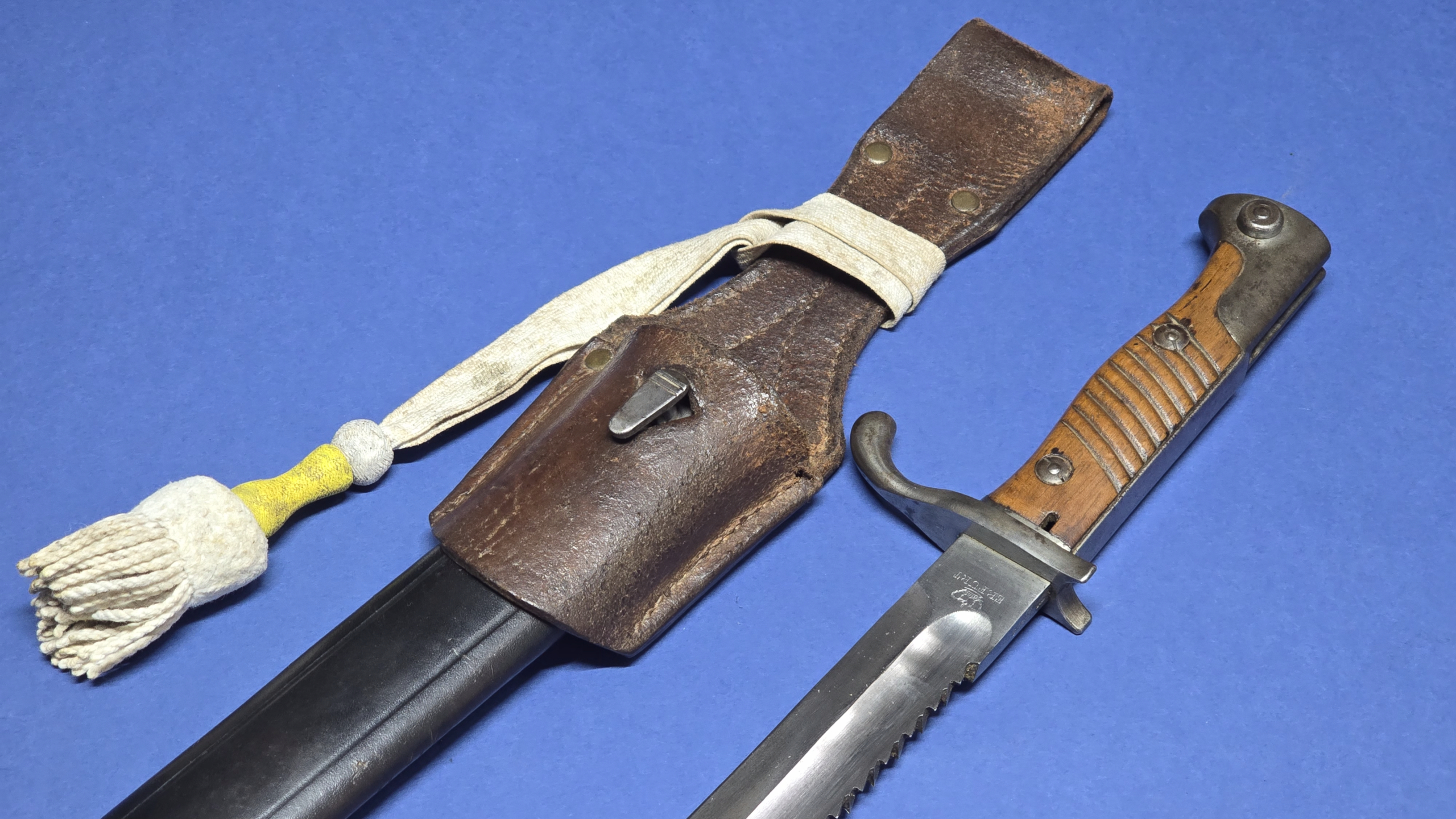 WW1 German 98/05 Sawback Bayonet (excellent condition) - Image 2