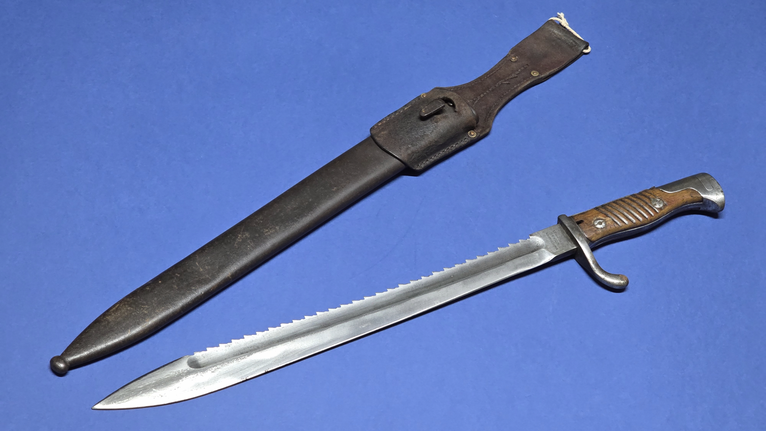 WW1 German 98/05 "Butcher" Bayonet - Sawback - Mauser A.G. Oberndorf - Image 2