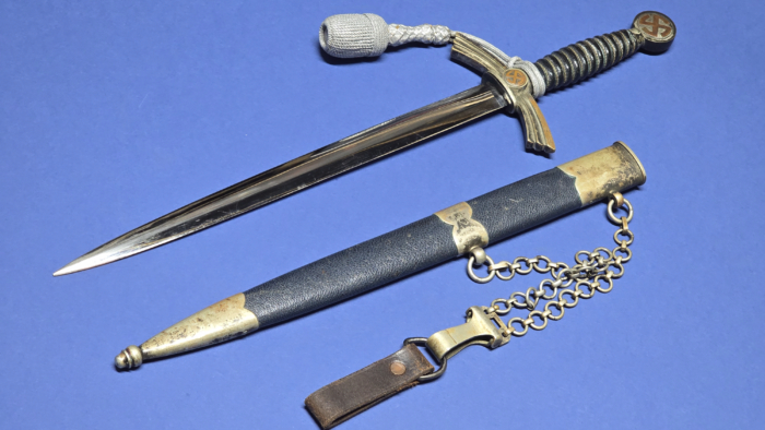 German First Pattern Luftwaffe Officer's Dress Dagger - Unit Numbered - Near Mint Blade - Paul Weyersberg & Co - Image 2