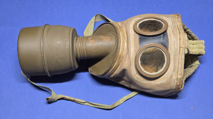 WW2 French ARS 38 Gas Mask Set (TC-38 TO / 1939) - Complete with Original Filter & Carry Canister - Image 8