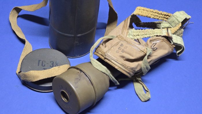 WW2 French ARS 38 Gas Mask Set (TC-38 TO / 1939) - Complete with Original Filter & Carry Canister - Image 13