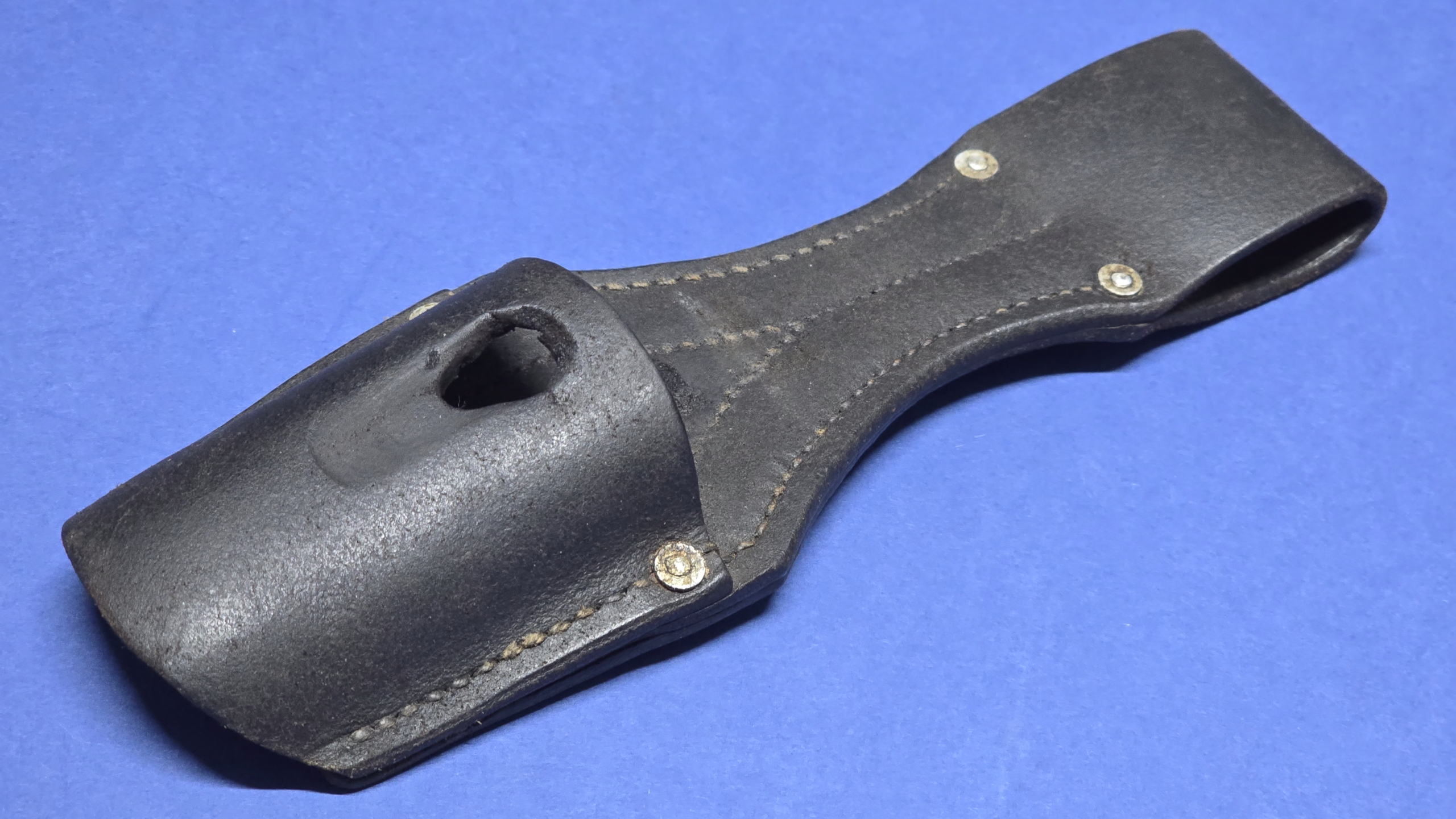 WW1 German 98/05 "Butcher Bayonet" Leather Frog - Excellent Condition