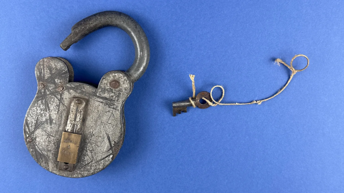 WW2 1944 Dated Padlock