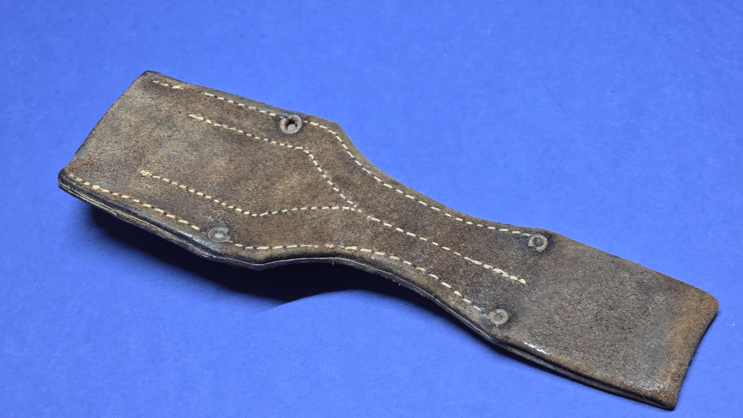 WW1 German 98/05 Bayonet Frog - Stitching & Rivets Intact - Image 10