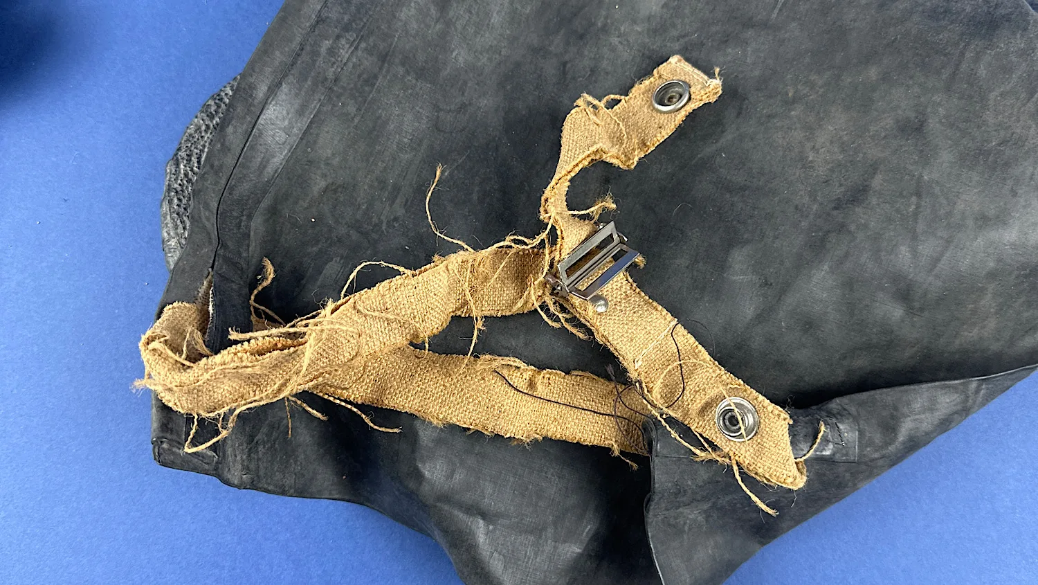 WW2 British Military Rubber Anti-Gas Overboots – 1942 Dated, War Department Marked - Image 5